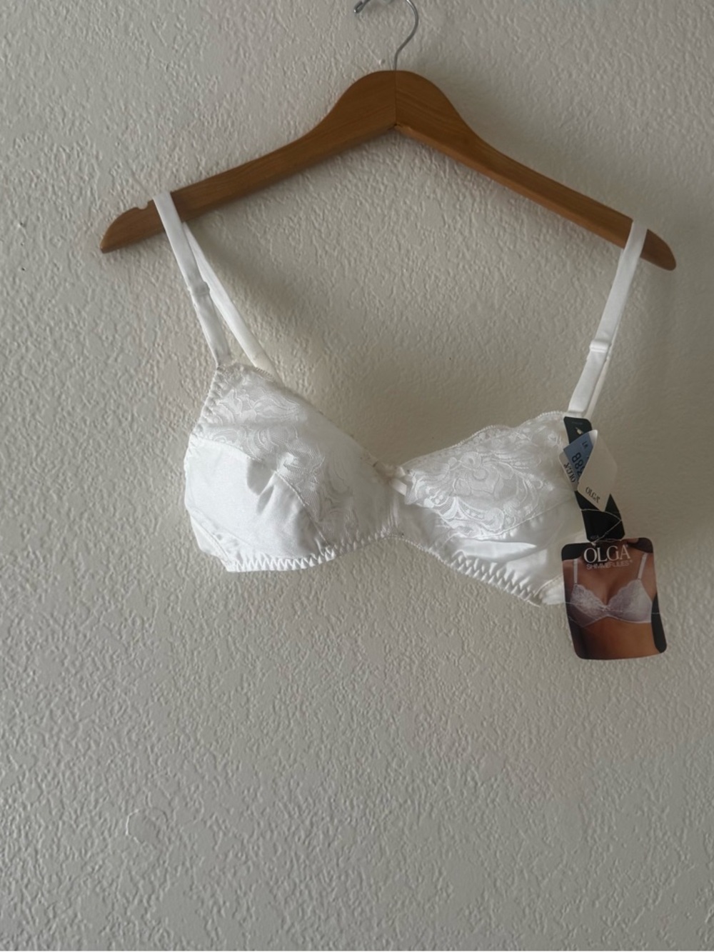 NWT Vintage Olga Shimmerlilies Lace Bra deadstock